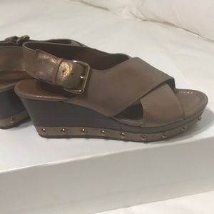 Donald J Pliner Wedges